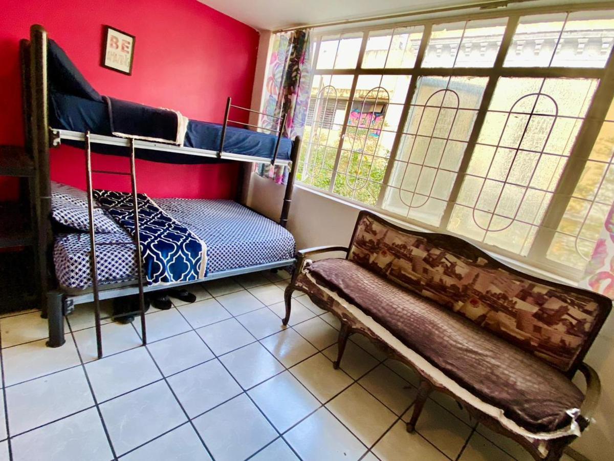 Free Spirit Hostel Γκουανταλαχάρα Εξωτερικό φωτογραφία