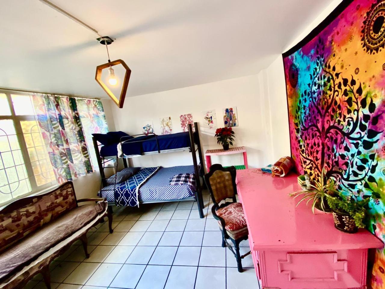 Free Spirit Hostel Γκουανταλαχάρα Εξωτερικό φωτογραφία