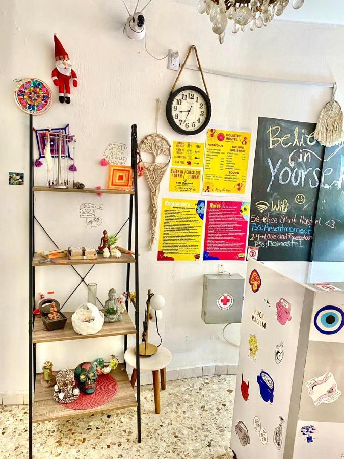Free Spirit Hostel Γκουανταλαχάρα Εξωτερικό φωτογραφία